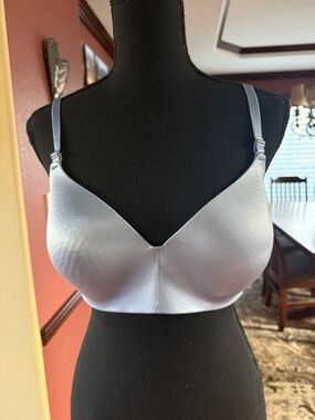 Soma Vanishing Back Wireless Bra 34D